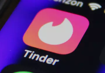 Tinder test een AI-fotovergelijkingsfunctie om gebruikers ...