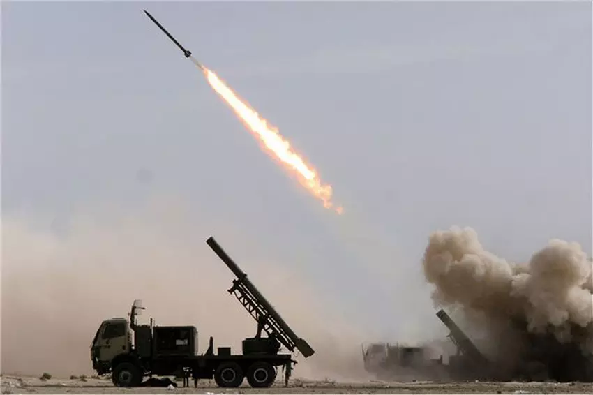 Iran laat zien dat het de Perzische Golf kan vervangen met Fajr-5 MLRS 