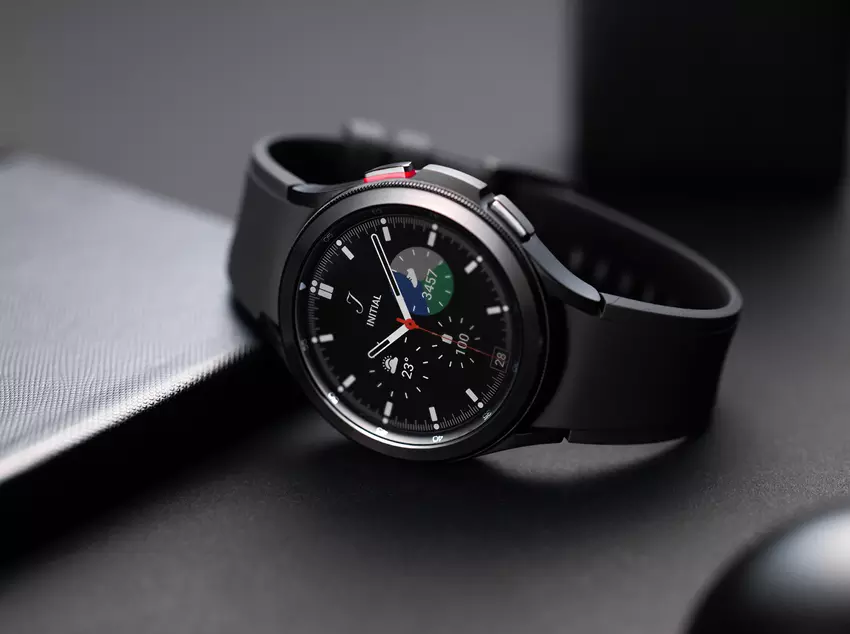 Samsung heeft een nieuwe softwareversie uitgebracht voor de Galaxy Watch 4 en Galaxy Watch 4 Classic
