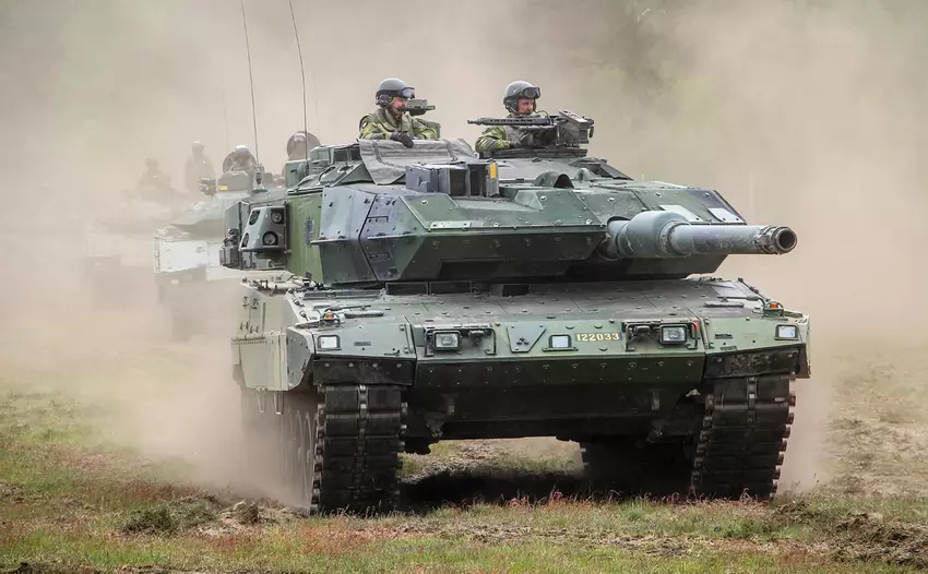 Oekraïense strijdkrachten trainen in Zweden op Stridsvagn 122 tanks, CV90 infanteriegevechtsvoertuigen en Archer-geschut.