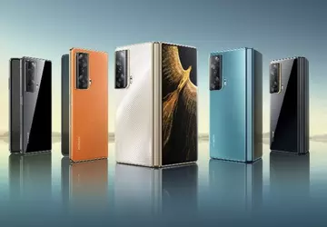 Snapdragon 8 Gen 2, LTPO display ...