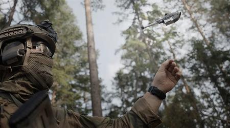 Teledyne FLIR heeft de nieuwste versie van zijn Black Hornet nano-drone onthuld - de verbeterde UAV heeft een 12MP camera, warmtebeeldcamera en een bereik van 2 km.