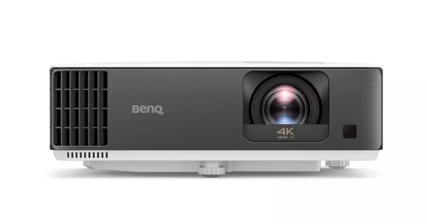 BenQ TK700STi 4K skytrak golf simulator projector