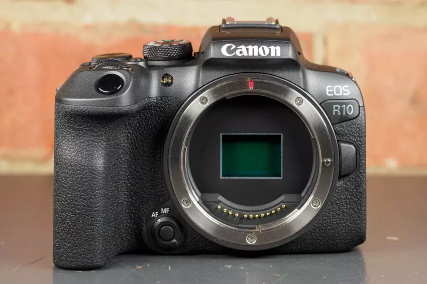 Canon EOS R10 betaalbare spiegelreflexcamera