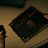 Angstige interieur van een verlaten huis in Resident Evil 9