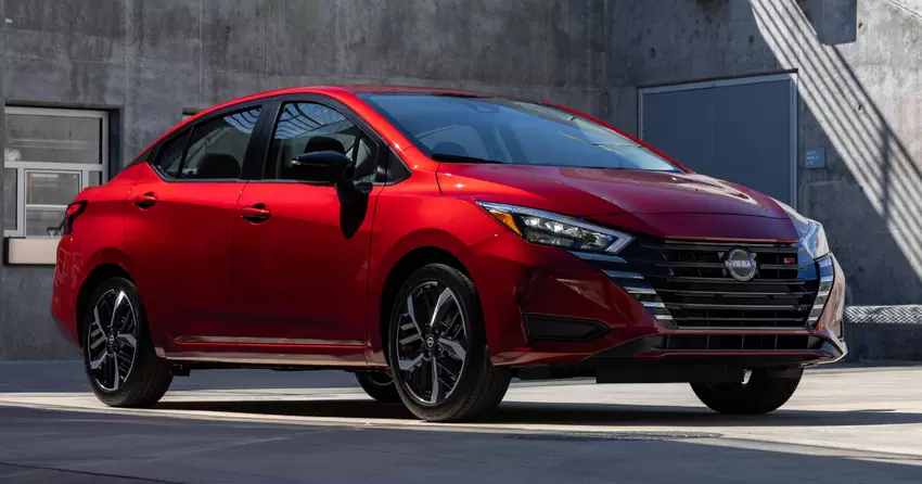 Nissan Versa SR - Foto door Nissan