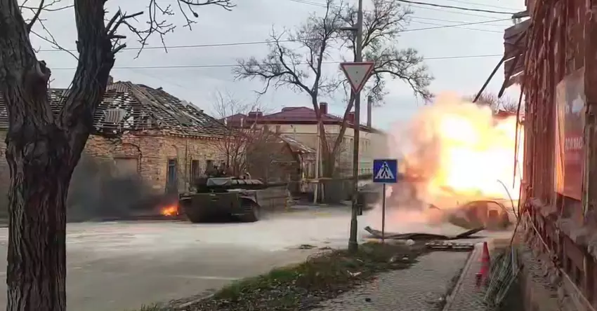 T-72B3 met het Arena-M systeem. Illustratie: Andriy Tarasenko