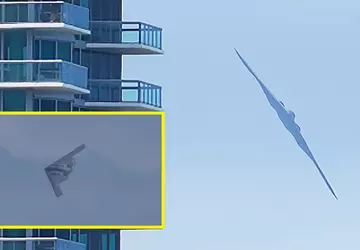 B-2 Spirit nucleaire stealth bommenwerper vliegt ...