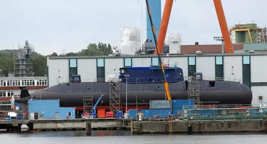 De Israëlische marine krijgt de INS Drakon onderzeeër, die mogelijk kruisraketten en ballistische raketten met kernkoppen kan vervoeren.