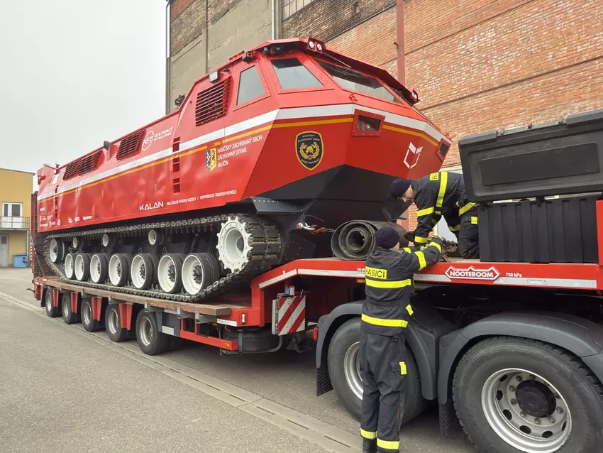 Tsjechië test nieuw amfibievoertuig KALAN ter vervanging van Sovjet-PTS