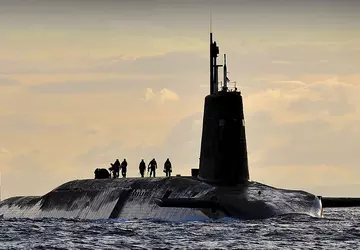 HMS Vanguard (S28), een van de ...