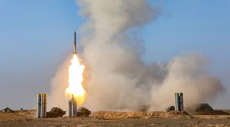 De Russen ontwikkelen naar verluidt een zeer nauwkeurige oppervlakte-grond-raket met een grotere kernkop en een groter lanceerbereik voor het S-400 Triumf luchtverdedigingssysteem.