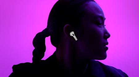 Bloomberg: Apple introduceert in de herfst twee modellen AirPods 4. Het bedrijf verwacht dat de koptelefoon een hit wordt