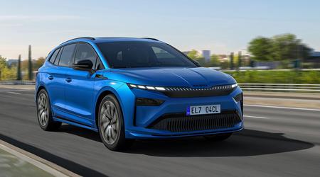 De Skoda Enyaq heeft een op de Elroq geïnspireerde restyling ondergaan en heeft de grille aan de voorkant van de carrosserie laten verdwijnen.