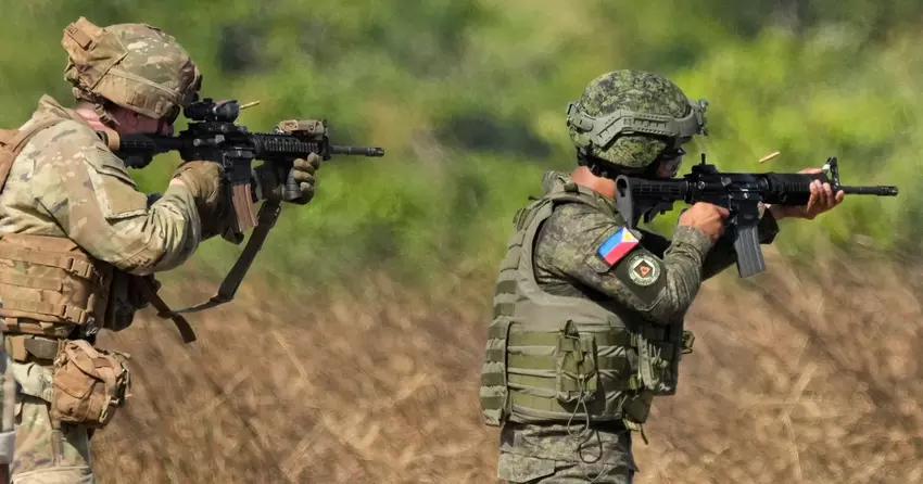 De Filippijnen zullen doorgaan met het opbouwen van allianties met verschillende mogendheden ondanks Chinese druk 