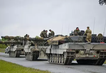 Oekraïense strijdkrachten tonen evacuatie van een ...