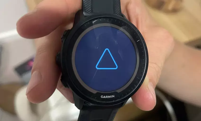 Garmin horloge gebruikers melden een bug in de update die ervoor zorgt dat toestellen bevriezen op de "blauwe driehoek".
