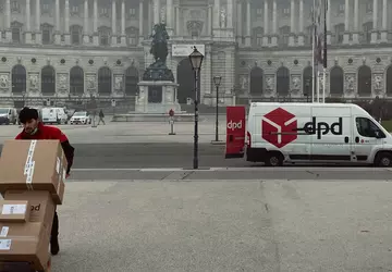 DPD chatbot scheldt en bekritiseert bedrijf ...