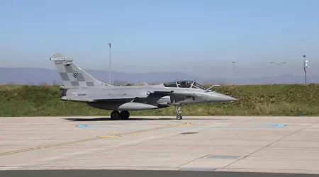 Frankrijk overhandigt 11e Rafale gevechtsvliegtuig aan Kroatië