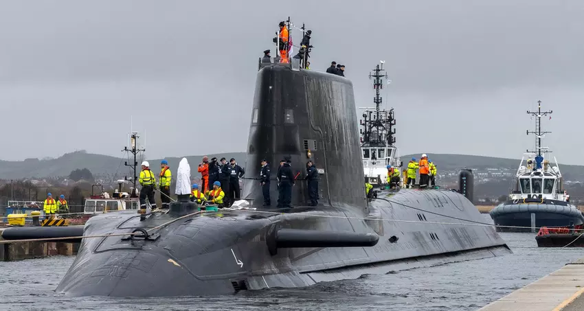 Officiële documenten gevonden in een Brits cafétoilet over de nucleair aangedreven onderzeeër HMS Anson ter waarde van 1,63 miljard dollar van de Royal Navy.