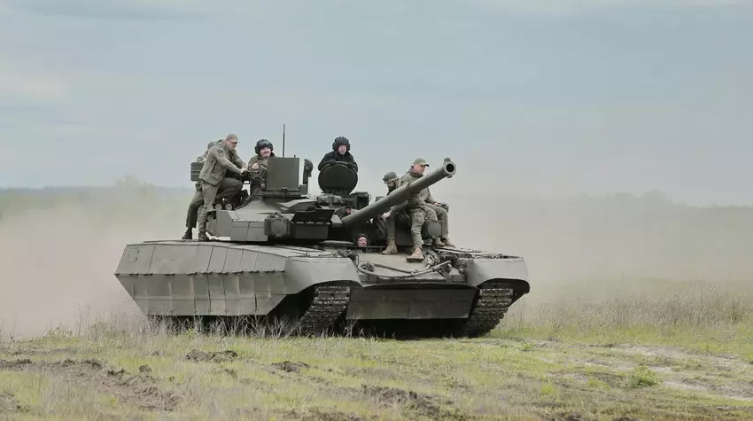 Oekraïnes nieuwste BM Oplot tank onthuld op zeldzame foto's tijdens tests