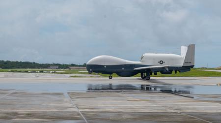 De Amerikaanse marine heeft een squadron MQ-4C Triton strategische drones naar Guam gestuurd na het bereiken van de initiële gevechtsklaarheid.
