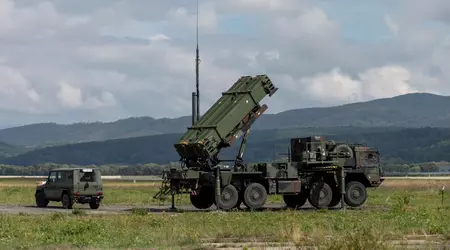 Duitsland zal Oekraïne tegen de winter een extra Patriot-luchtverdedigingssysteem geven, dat bescherming zal bieden tegen ballistische en hypersonische raketten.