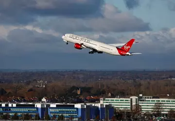 Virgin Atlantic passagiersvliegtuig maakt allereerste trans-Atlantische ...