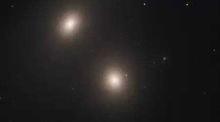 Hubble vindt nog een radiostelsel met een actieve kern en een superzwaar zwart gat
