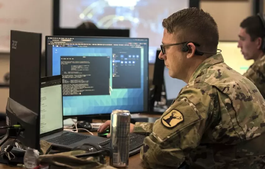 Miljoenen e-mails van het Amerikaanse leger zijn door een tikfout in een domeinsuffix jarenlang doorgestuurd naar de Malinese overheid en kunnen bij de Russische autoriteiten terechtkomen