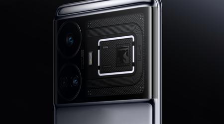 Gebogen display, transparant achterpaneel en RGB-achtergrondverlichting: de realme GT 5 is verschenen in een officiële video