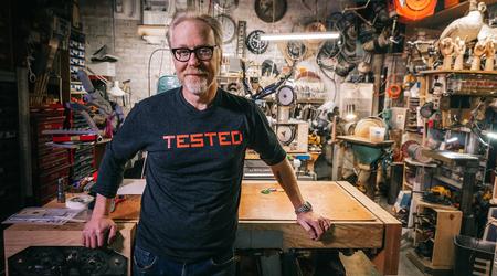 MythBusters-ster Adam Savage probeerde de AirPods Pro 2-hoofdtelefoon uit als gehoorapparaat en was tevreden (video)