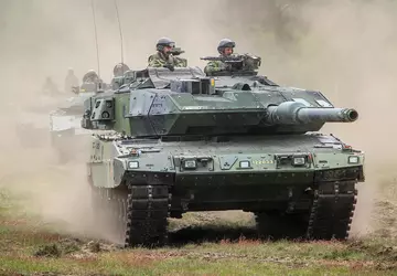 Oekraïense strijdkrachten trainen in Zweden op ...