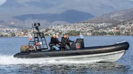 Oekraïne krijgt Australische Sentinel 830R-boten met moderne navigatiesystemen voor onderhoud