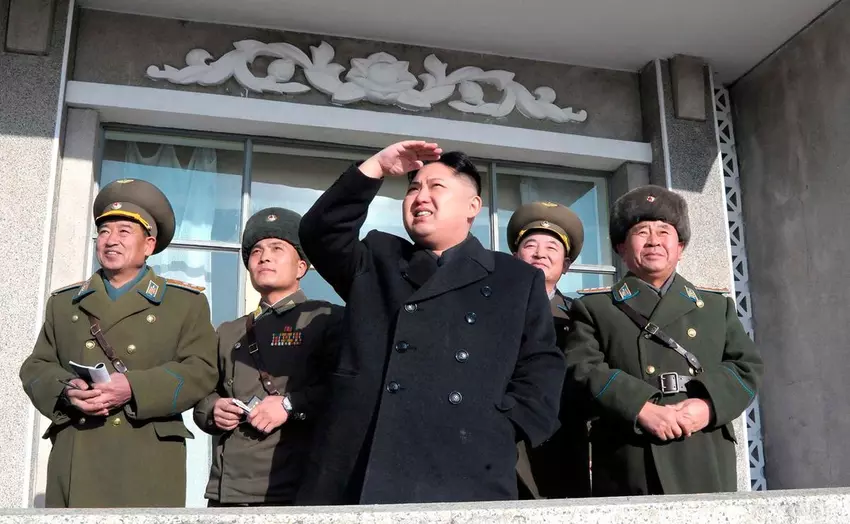 DVK lanceert Malligyong-1 militaire satelliet om de VS in de gaten te houden en voorbereidingen te treffen voor nucleaire aanvallen, maar Chollima-1 raket valt in zee