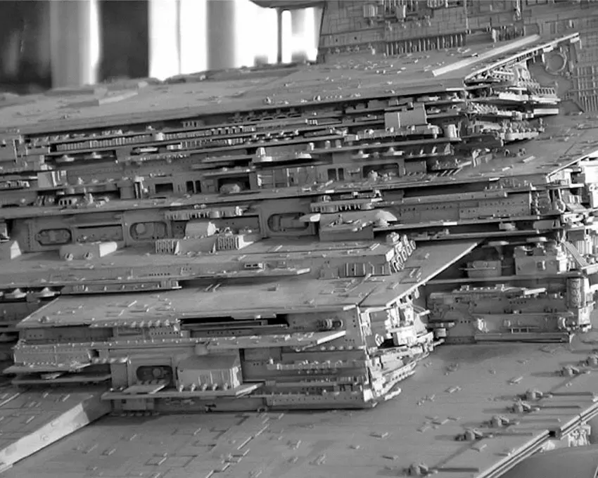 Close-up van een Starfighter-model met greebles