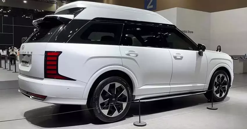 De nieuwe Hyundai Palisade krijgt een vreemde versie met een verhoogde daklijn