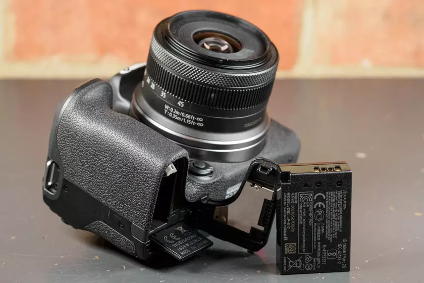 Canon EOS R10 spiegelloze camera