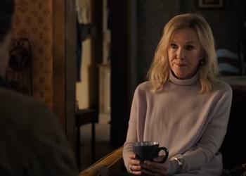 Catherine O'Hara speelt Joels therapeut Gail ...