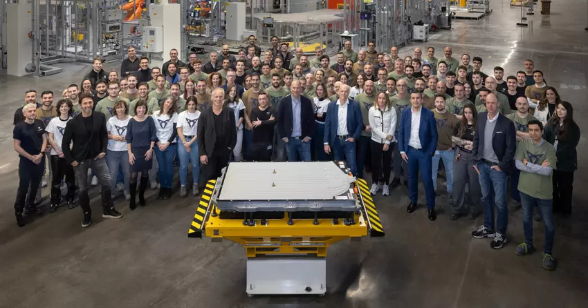 De Spaanse autofabrikant Seat heeft de eerste batterijmonsters geproduceerd voor zijn volgende generatie elektrische auto's
