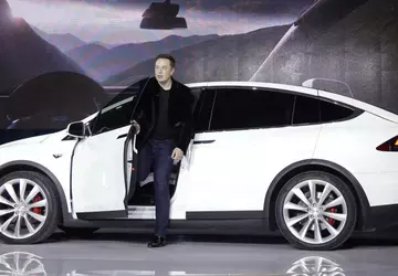 Tesla heeft Musk miljoenen aandelen ter ...