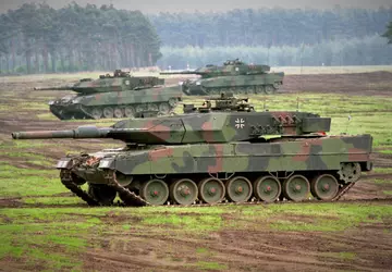Door Spanje overgedragen Leopard 2 tanks ...