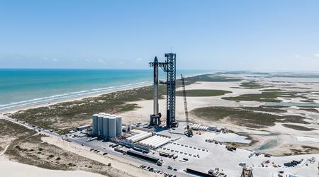 De 140 meter hoge robot Mechazilla bereidde de lancering voor van het krachtigste SpaceX Starship raketsysteem in de geschiedenis
