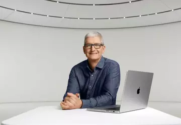 Apple CEO Tim Cook verdiende 74,6 ...