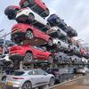 Een paar Jaguar I-Pace's op de schroothoop.