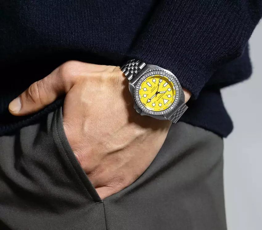 Het JB200 Aquastrike horloge om de pols. Illustratie: Jacques Bianchi