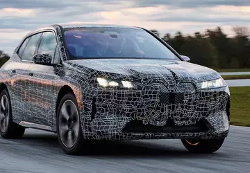 De vernieuwde BMW iX belooft een ...