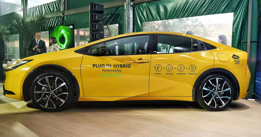 Toyota Prius PHEV + Ethanol. Foto: Toyota