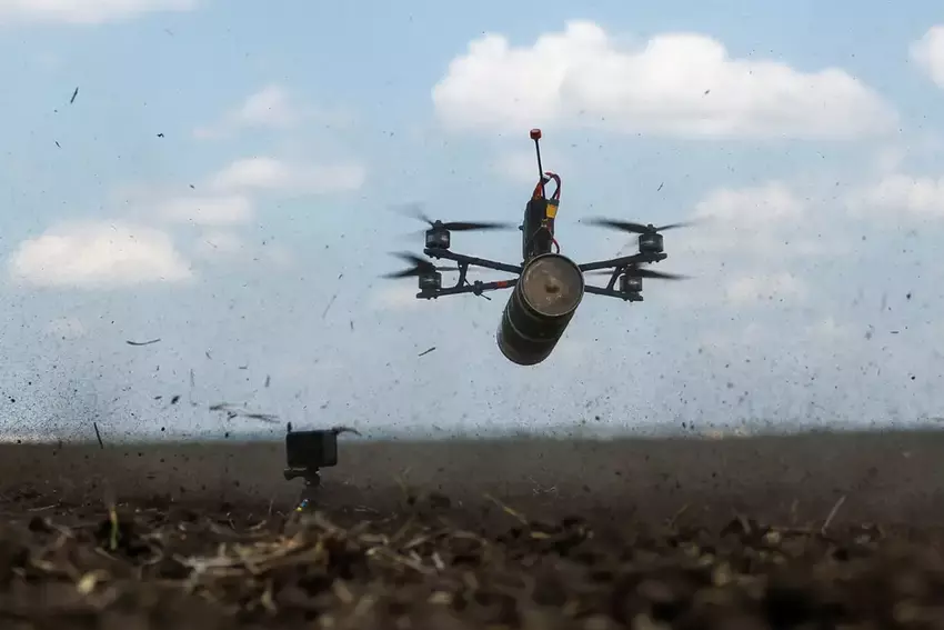 Rusland is begonnen met het gebruik van nieuwe FPV-drones met glasvezelkabels die onzichtbaar zijn voor elektronische oorlogsvoering.