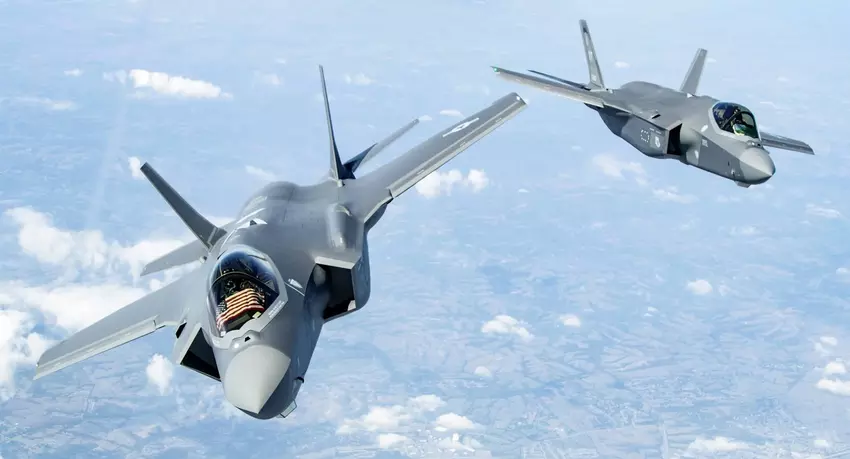 Pentagon houdt bijna 10 procent van de kosten van nieuwe F-35 gevechtsvliegtuigen in terwijl het TR-3 software verfijnt - Lockheed Martin loopt tegen het einde van het jaar meer dan 400 miljoen dollar mis